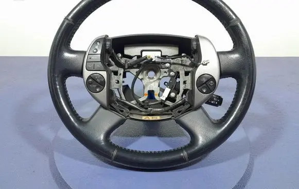 Toyota Prius (NHW20) Steering wheel 