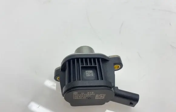Volkswagen Golf VIII Turbo solenoid valve 04E906048C