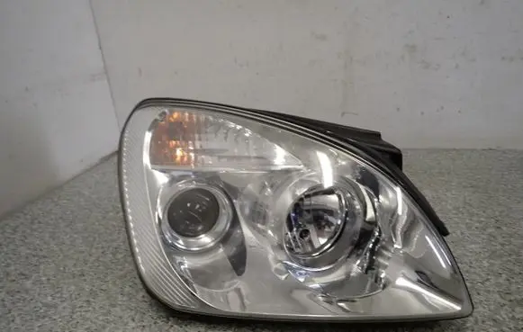KIA Carens II Headlight/headlamp