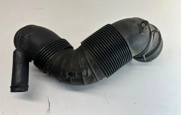 Audi A3 S3 A3 Sportback 8P Air intake hose/pipe 3C0129654P