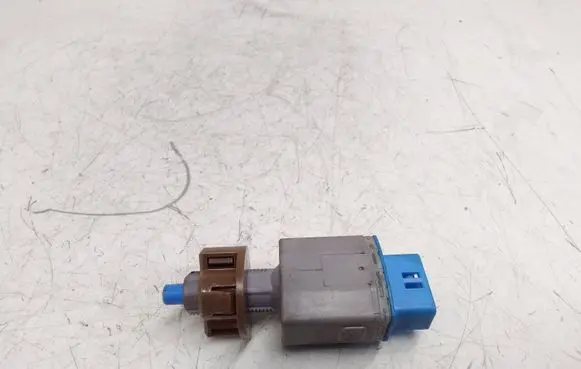 Toyota Prius (XW50) Brake pedal sensor switch 3572H91 004925