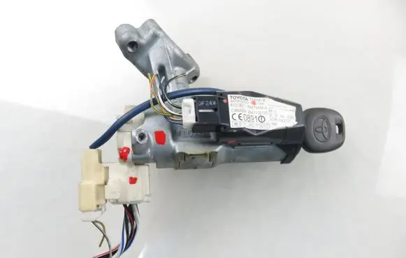 Toyota Yaris Ignition lock 8978352010