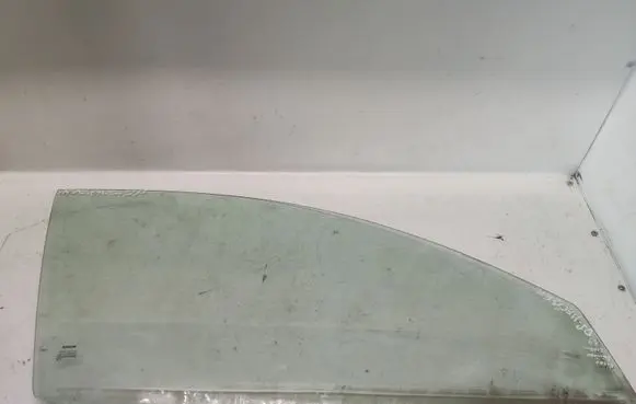 Nissan Primera Front door window glass four-door