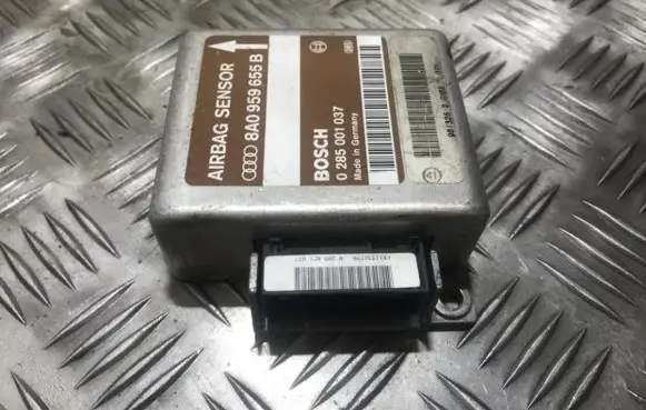 Audi A6 S6 C4 4A Airbag control unit/module 0285001037 8a0959655b