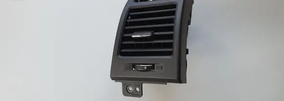 Hyundai Santa Fe Dashboard side air vent grill/cover trim