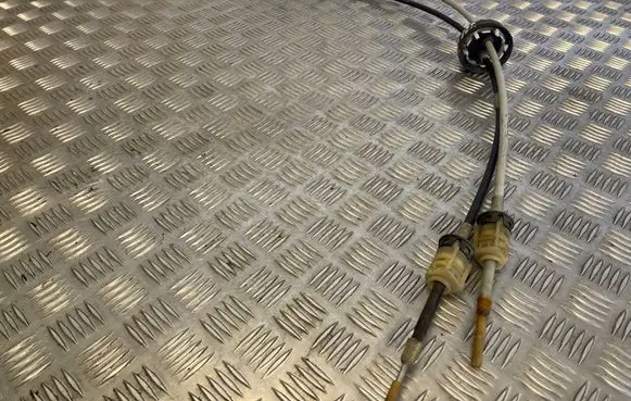 Opel Astra H Gear shift cable linkage 55350266