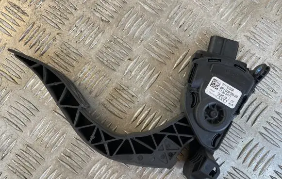 Audi A4 S4 B8 8K Accelerator throttle pedal 8K1721523A 6PV009505