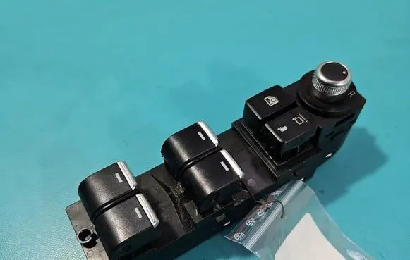 Mazda 6 Electric window control switch IMPRK1551013