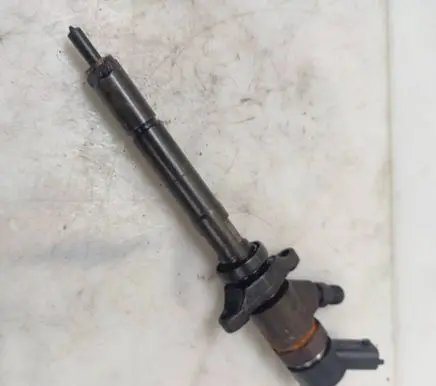 Opel Corsa C Fuel injector 0445110183