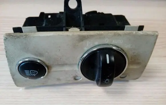 Mercedes-Benz E W211 Light switch A2115450404 AB029