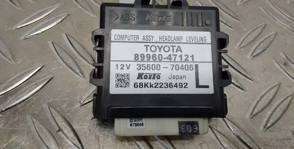 Toyota Prius+ (ZVW40) Light module LCM 8996047121 3560070406