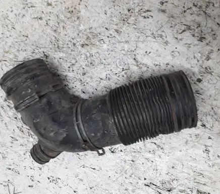 Volkswagen Jetta V Air intake hose/pipe
