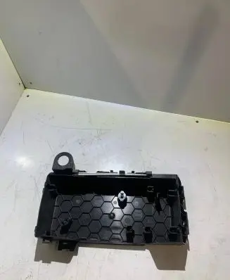 Mercedes-Benz E W213 Fuse box cover A2135400200