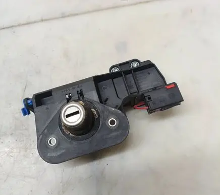 Opel Corsa C Tailgate exterior lock 90534783 90534785 90534784