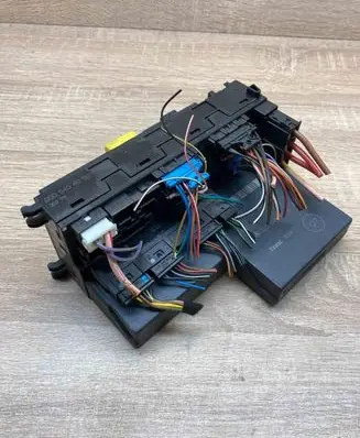 Mercedes-Benz E W210 Fuse module 0225455332