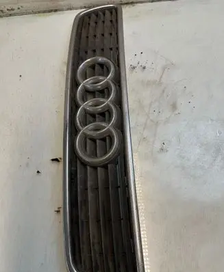 Audi A4 S4 B5 8D Front grill 8D0853651J