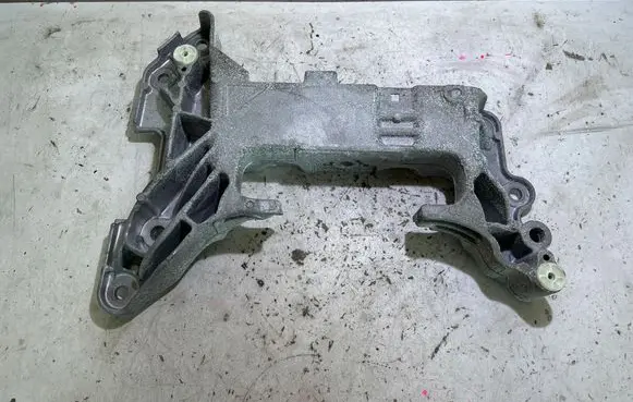 BMW 5 G60 G61 Gearbox mounting bracket 51384310