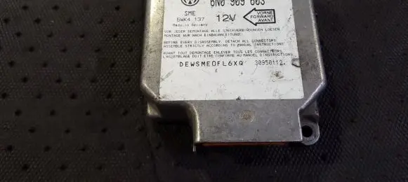 Volkswagen Golf III Airbag control unit/module 6N0909603 5WK4137