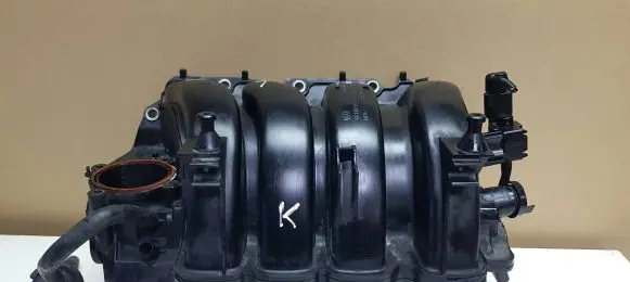 Volkswagen Golf V Intake manifold 03C129711F
