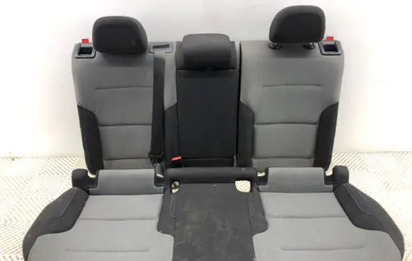 Volkswagen Golf VII Second row seats 