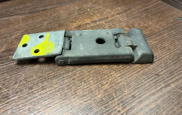 Mercedes-Benz Sprinter W901 W902 W903 W904 Loading door lower hinge 9017400837 A9017400837