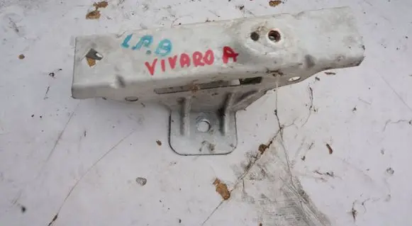 Opel Vivaro Fender mounting bracket