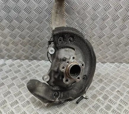 BMW 8 G14 Front wheel hub 6884382 2408654