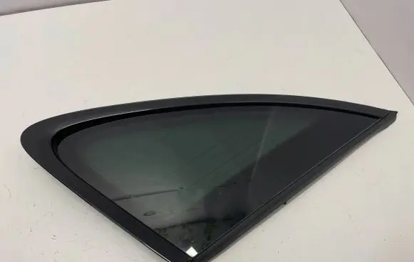 Porsche Macan (95B) Rear side window 95B845298