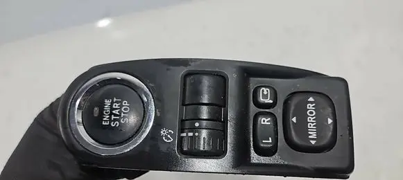 Subaru Impreza III Engine start stop button switch 15A8544 83005F0000