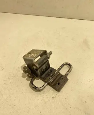 Audi A6 S6 C6 4F Rear door lower hinge 8E0833412