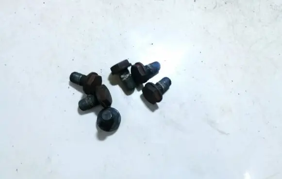 Volkswagen Polo III 6N 6N2 6NF Nuts/bolts 