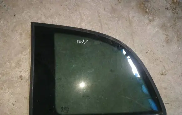 Opel Zafira A Rear side window