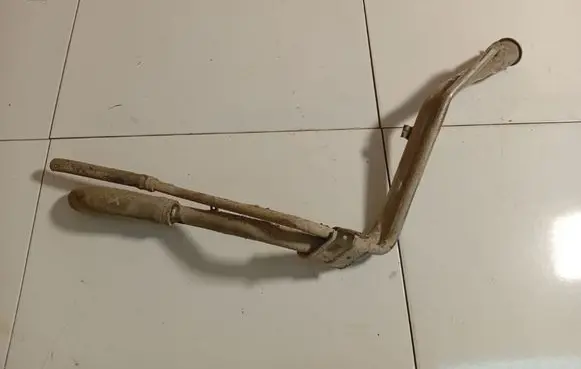 Ford Focus C-MAX Fuel tank filler neck pipe