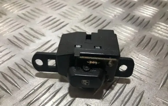 Hyundai Lantra I Front door window switch trim 9358029000frt 93580-29000frt