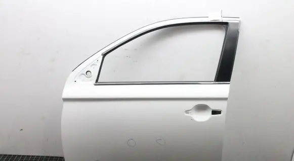 Mitsubishi Outlander Front door