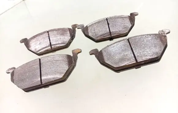 Volkswagen Golf VI Brake pads (front) 