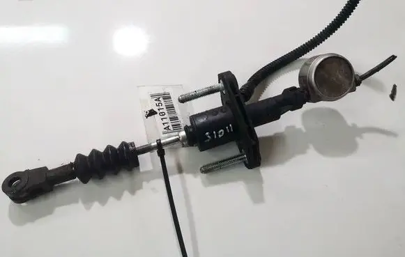 Opel Astra H Clutch master cylinder 