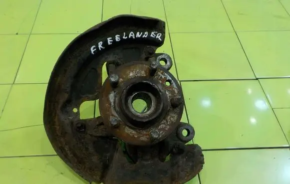 Land Rover Freelander 2 - LR2 Front wheel hub spindle knuckle PRZOD