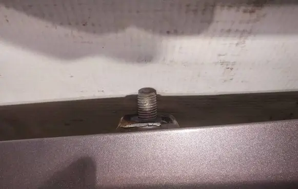 Toyota Yaris Tailgate/trunk/boot hinge