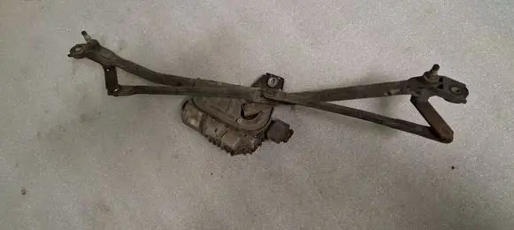 Volkswagen PASSAT B5.5 Front wiper linkage and motor 8D1955023