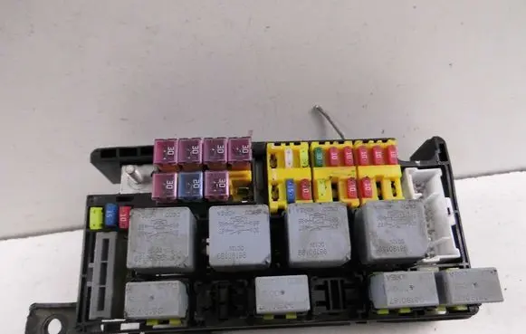 Chevrolet Aveo Fuse box set 