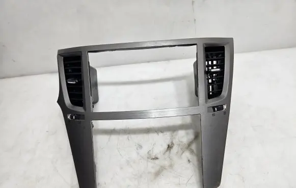 Subaru Outback Dash center air vent grill