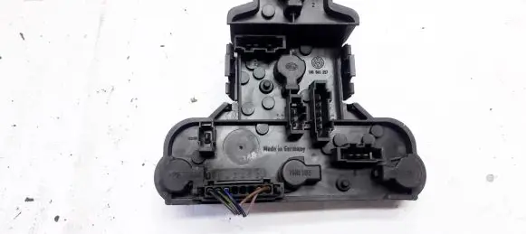Volkswagen Golf III Tail light bulb cover holder 1H6945257