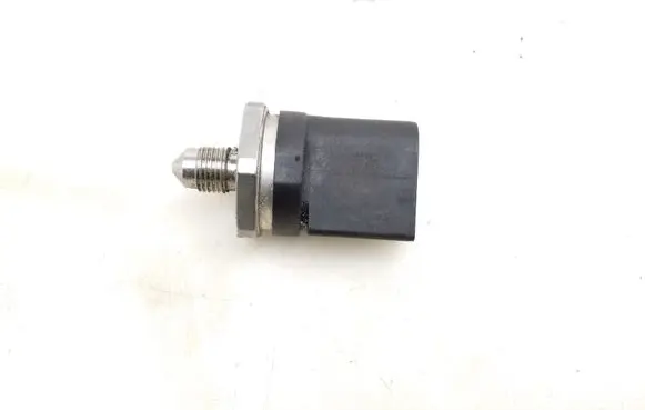 Volkswagen Golf VIII Fuel pressure sensor 05E906054A 0261545169
