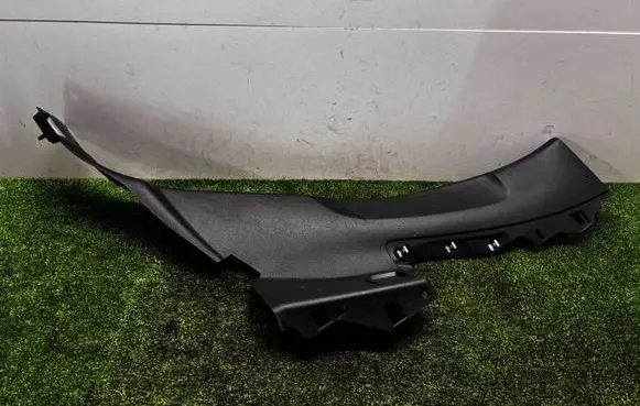 Audi Q7 4M Rear seat side bottom trim 4M0867768F 4M0867768G