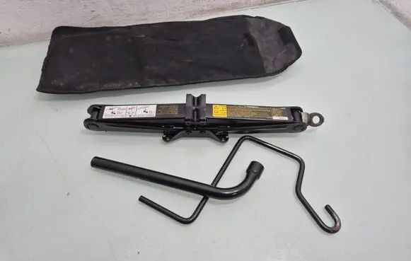 Opel Zafira B Tool set 