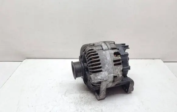 BMW 5 E60 E61 Generator/alternator 7799204