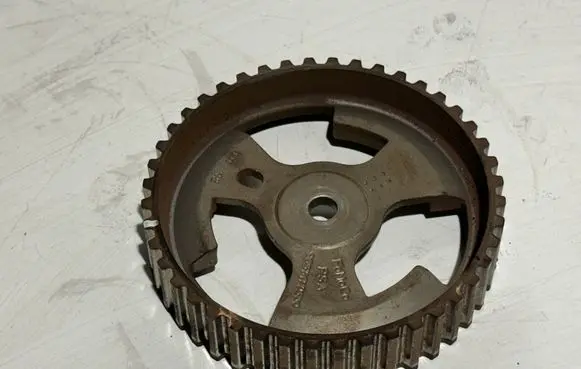 Citroen C4 I Picasso Camshaft pulley/ VANOS 9657477580