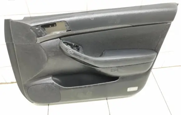 Toyota Avensis T250 Front door card panel trim 621T523 335328 30719