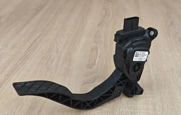 Audi A6 S6 C7 4G Accelerator throttle pedal 8K1723523A